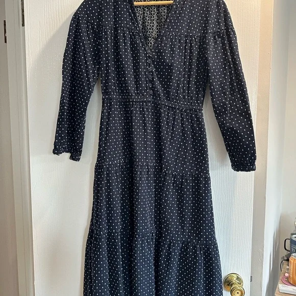 Madewell Dobby V-Neck Tiered Midi Dress in size M - Picture 3 of 6